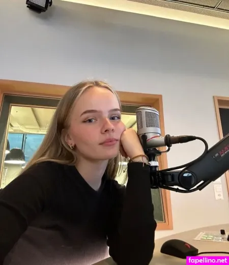 Wemmse Emma OnlyFans Thumbnail #2YV8vXbTEI