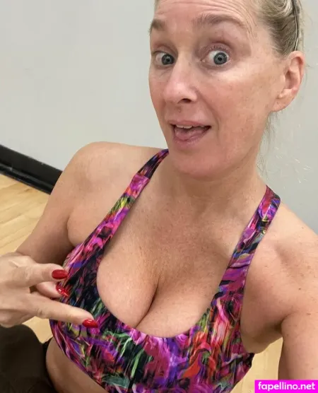 Wendyrainefree OnlyFans Thumbnail #C8J5ehh9DL