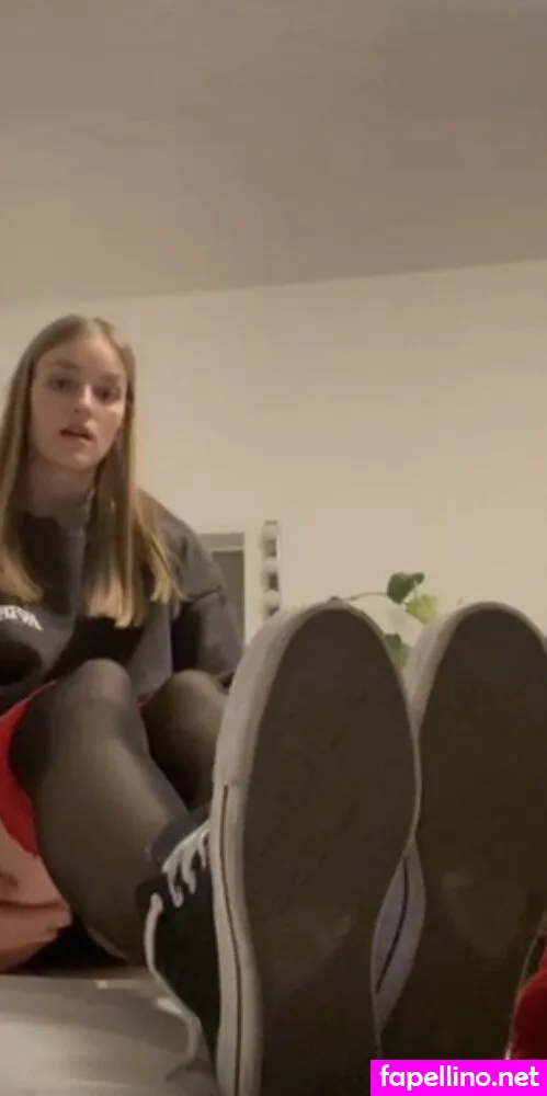 Wer ist sie? Suche schon lange Nude Leaked OnlyFans Photo #0im6z62usz