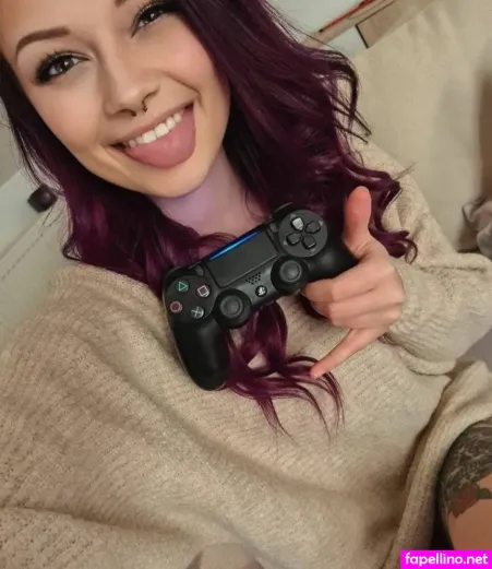 Wer Ist Sie OnlyFans Thumbnail #uLrYGrjEC6