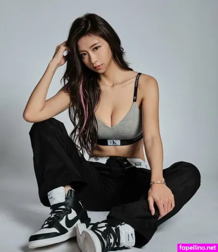 West Tung OnlyFans Thumbnail #fqmfUbBs9X