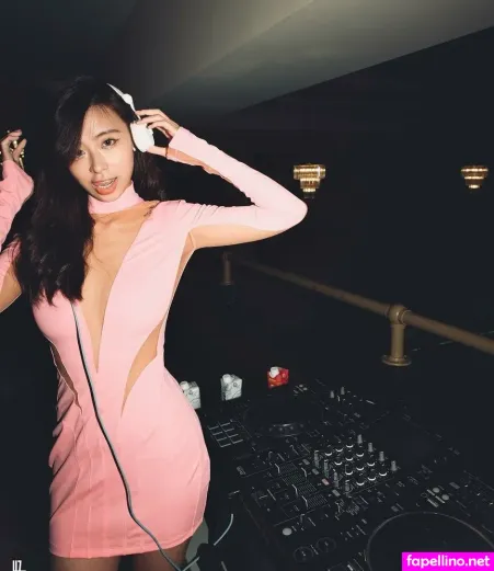 West Tung OnlyFans Thumbnail #g0ggjiy9EV