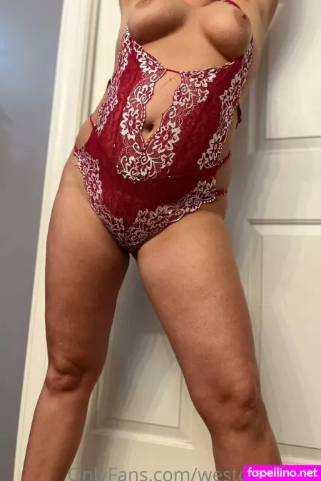 Westcoastcpl1 OnlyFans Thumbnail #KsUzSxYnhE