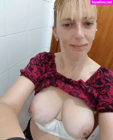 Wet Naughty Kitty OnlyFans Thumbnail #d8OiOTdxdb