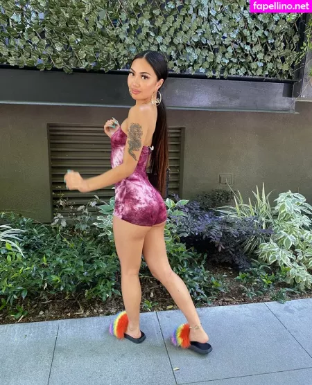 Wetaja OnlyFans Thumbnail #u57yPouNu5