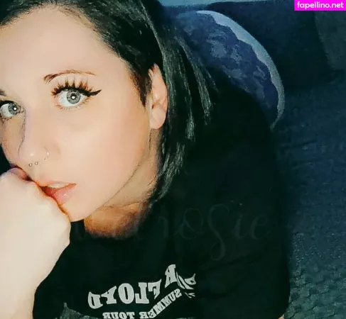 Wetrosie OnlyFans Thumbnail #mUhXomkHwL