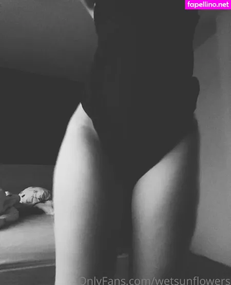 Wetsunflowers OnlyFans Thumbnail #0dlGrYJuPu