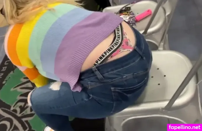 Whaletail Catches OnlyFans Thumbnail #TYqpnjOOg4