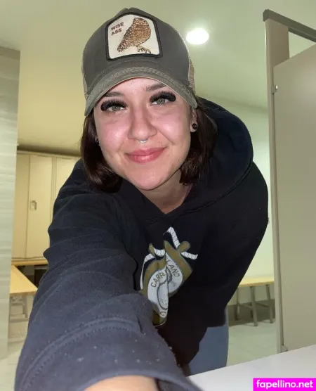 Whatsunderneath69 OnlyFans Thumbnail #ISg3PaZYiR