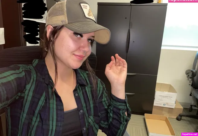 Whatsunderneath69 Main Profile Photo