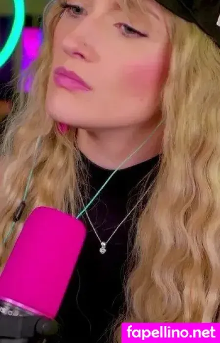 Wheezyblonde OnlyFans Thumbnail #VWNrr2PCCu