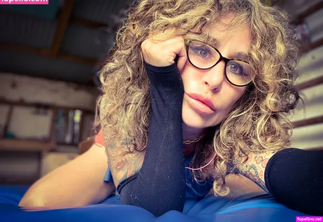 Whimsical Annie OnlyFans Thumbnail #UM9L3OcOMd