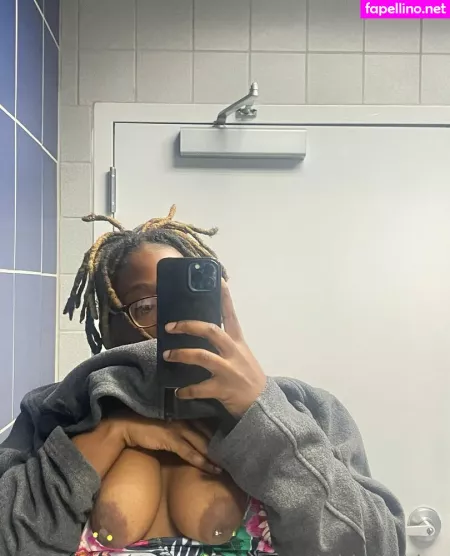 Whimsybloo OnlyFans Thumbnail #eg2xb0wGd0