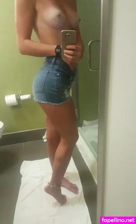 Whiskeymademedoit OnlyFans Thumbnail #QjBlE2Wcb9