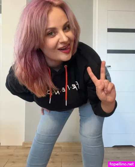 Whitchymommy OnlyFans Thumbnail #aBLf0xRuDU