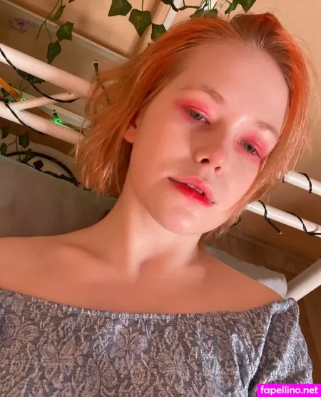 White Blond OnlyFans Thumbnail #BusdjzsFWf