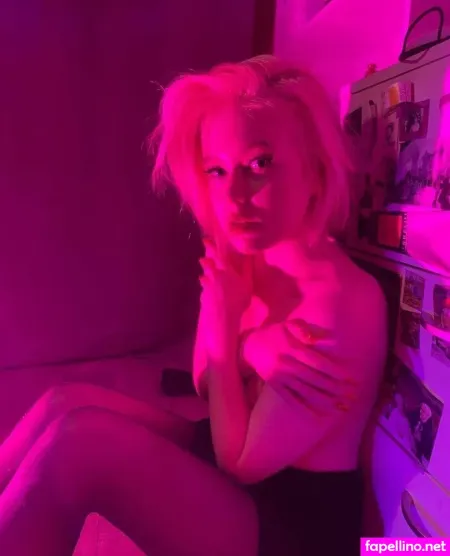 White Blond OnlyFans Thumbnail #KAyC46oJl2