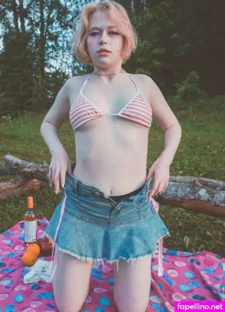 White Blond OnlyFans Thumbnail #zQDGOd5jUh