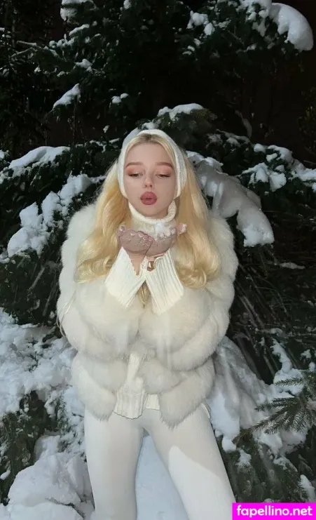 White Vikki OnlyFans Thumbnail #xZsFBUc7DD