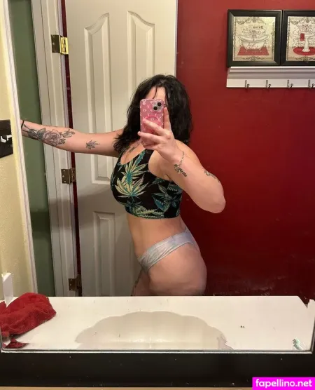 White Widow 1 OnlyFans Thumbnail #HLH9jirDSu