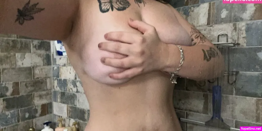 White Widow 1 OnlyFans Thumbnail #yUxAUqbTNx