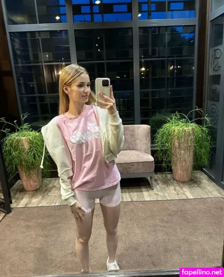 Whitebaby Sofia OnlyFans Thumbnail #PMzfv7D8f1