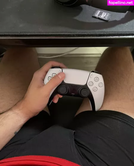 Whitechocolatebear OnlyFans Thumbnail #Hf0D9qzQG9