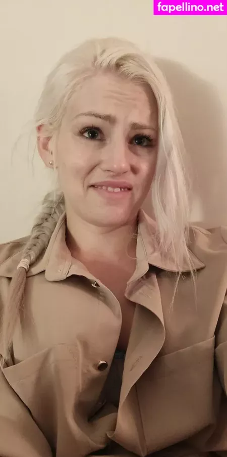 Whitedeva Maddy OnlyFans Thumbnail #4Bpni4gsq7