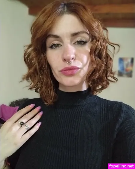 Whiterosaa OnlyFans Thumbnail #2UuEznrOxd