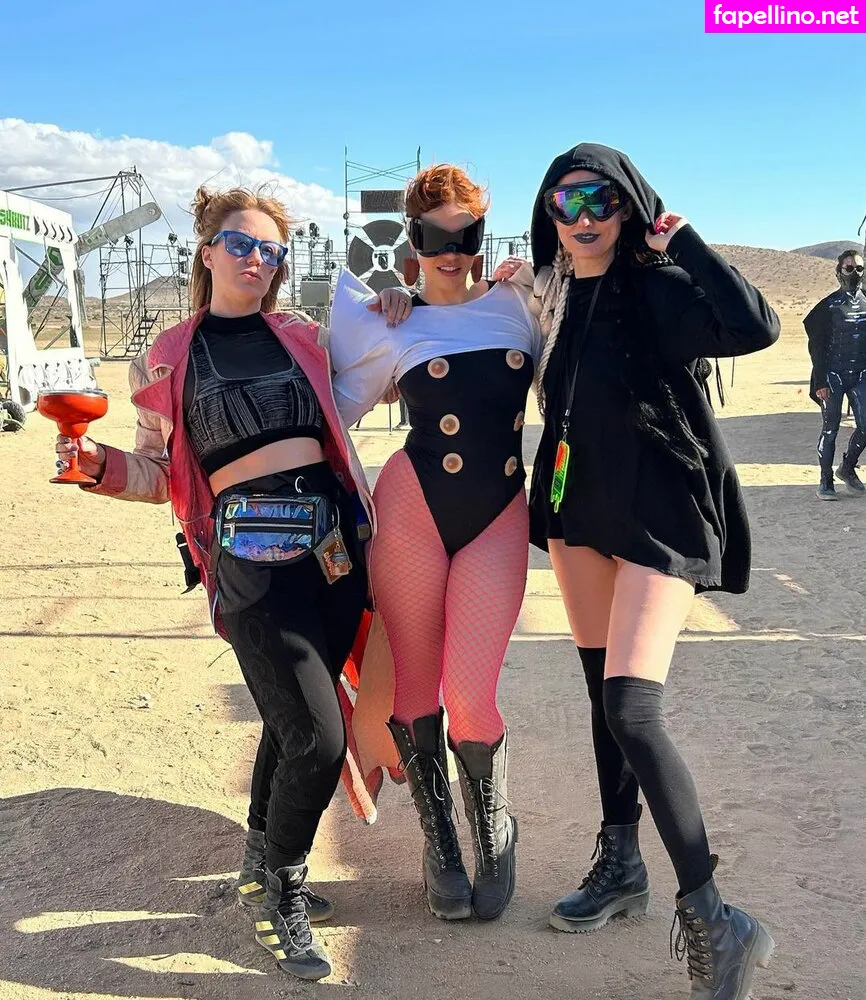 TweetneyMoore, socialtoilet16, whitneysmoore Nude Leaked OnlyFans Photo #G0BfyEhFAO