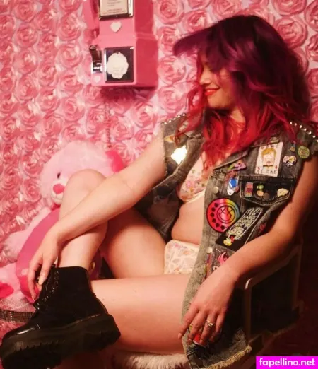 Whitney Van Laningham OnlyFans Thumbnail #YPo8DjP0wG