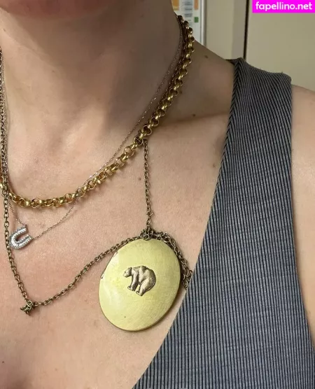 Whitney OnlyFans Thumbnail #XwR3ChByTd