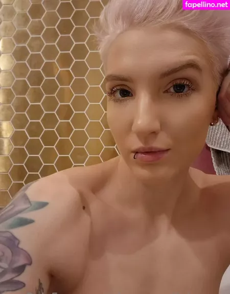 Who On Earth Is Anna OnlyFans Thumbnail #YC2KX5CjQR