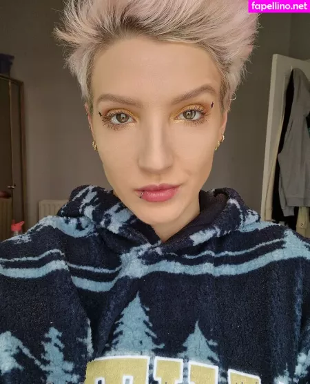Who On Earth Is Anna OnlyFans Thumbnail #ue0kUDVinG