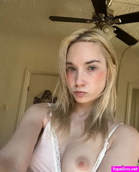 Whoisclaireroos OnlyFans Thumbnail #HavTmEHHlJ