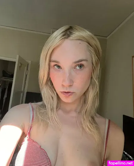 Whoisclaireroos OnlyFans Thumbnail #wgnsn9HKMF