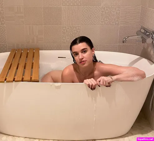 Whoissheiloveher OnlyFans Thumbnail #IvmZlP8nnI