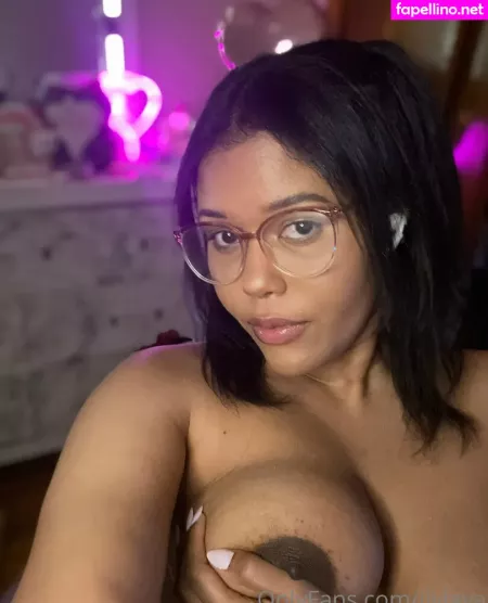Wholelottalaya OnlyFans Thumbnail #Tzkg4vgdl9