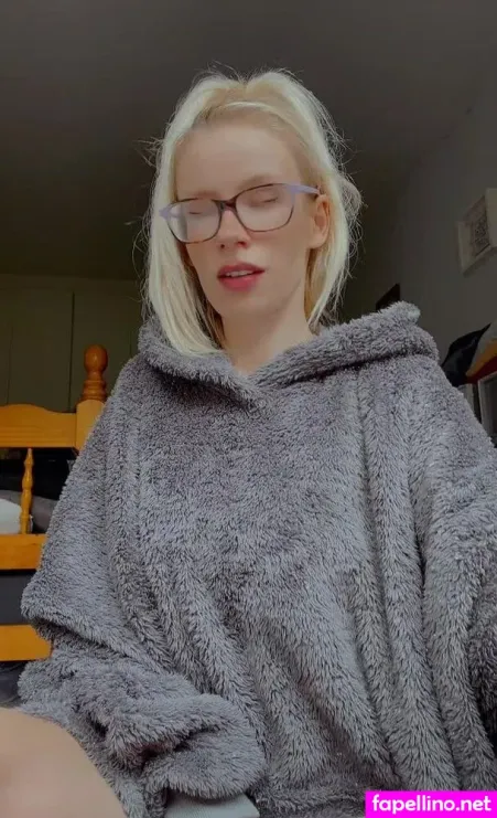 Whosthagirl OnlyFans Thumbnail #EebKk0VwCx