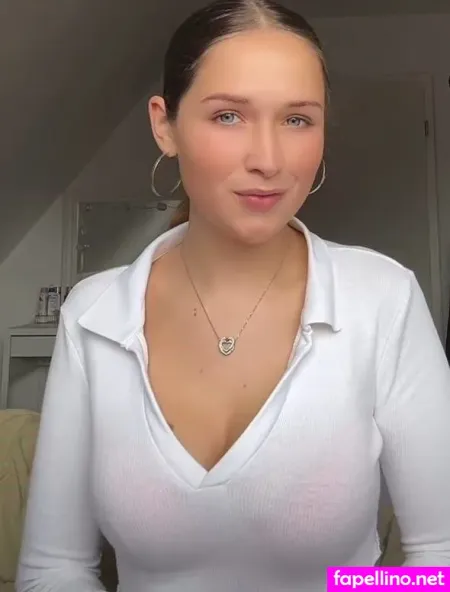 Wieke OnlyFans Thumbnail #tMCV4edjOj