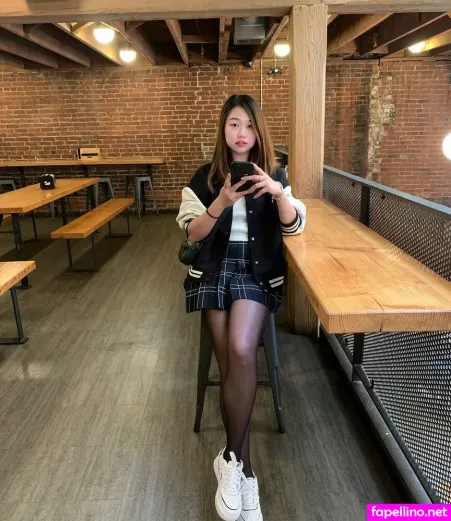 Wifey In Pantyhose Main Profile Photo