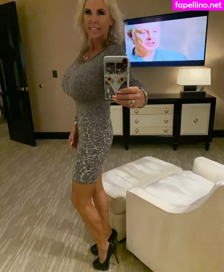 Wifeysworld OnlyFans Thumbnail #2J4Vm2MBkE