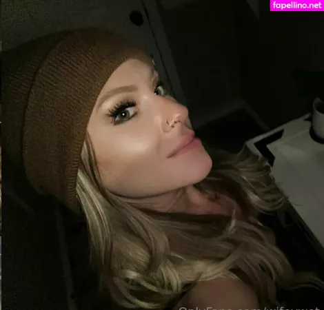 Wifeywet OnlyFans Thumbnail #64vb3LJtDX