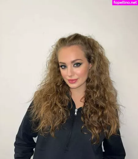 Wiktoria Gasiewska OnlyFans Thumbnail #RdYqTdBNF0