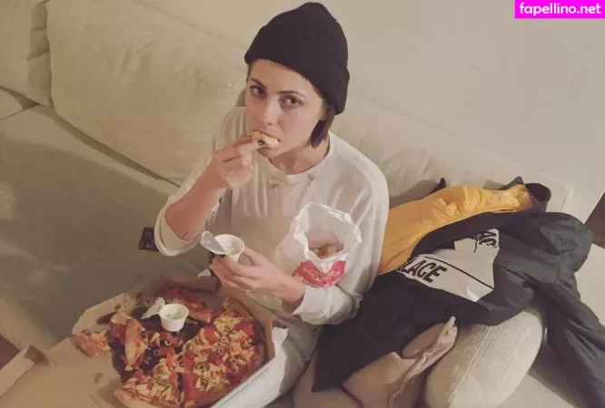 Willa Holland OnlyFans Thumbnail #bZdum0EcOn