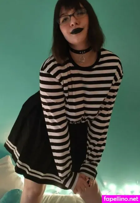 Willowchantrieri OnlyFans Thumbnail #JqBLTUVdA5