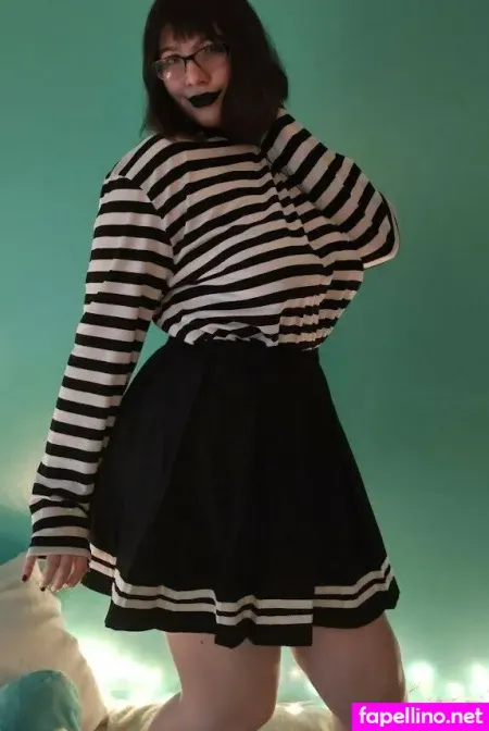 Willowchantrieri OnlyFans Thumbnail #TMOV7JnyAm