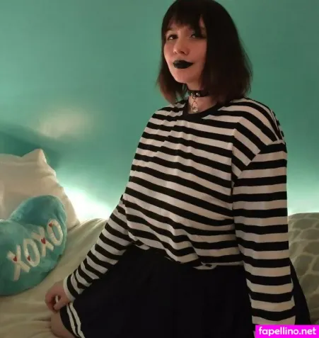 Willowchantrieri OnlyFans Thumbnail #X47ZtASZ5r