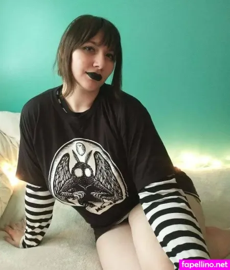 Willowchantrieri OnlyFans Thumbnail #fmZU4tjtcS