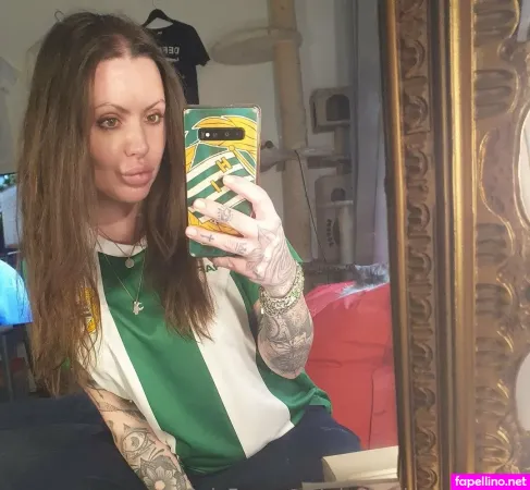 Wineboobsandtattoos OnlyFans Thumbnail #7LDxBSQvJ0